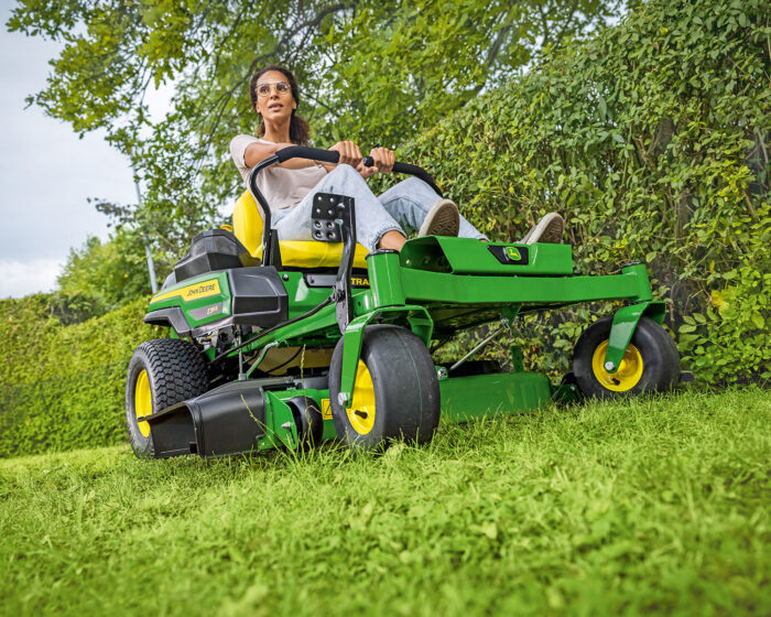 John Deere Z315E Side Discharge 42" Zero-Turn Lawn Mower - Image 3