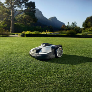 Husqvarna Automower 450X NERA Robotic Lawnmower - Image 4