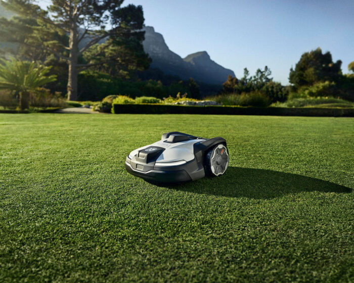 Husqvarna Automower 450X NERA Robotic Lawnmower - Image 4