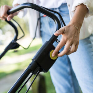 Honda Izy HRG 466 XB Cordless Lawnmower Bundle - Image 4