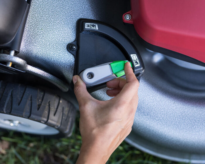 Honda Izy HRG 466 XB Cordless Lawnmower Bundle - Image 5