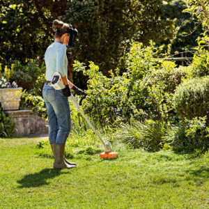STIHL FSA57 Cordless Grass Trimmer - Image 2