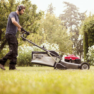 Honda HRH 536 QX Lawnmower - Image 4