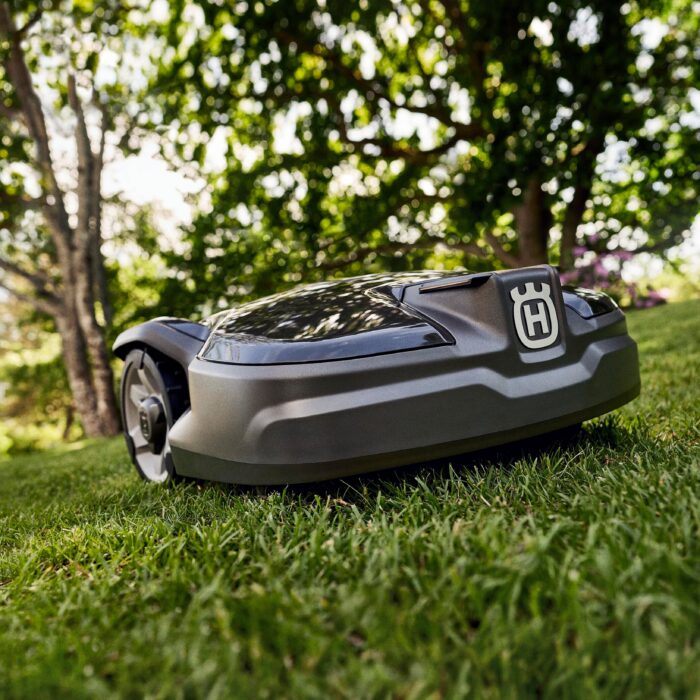 Husqvarna Automower 305 Robotic Lawnmower - Image 3