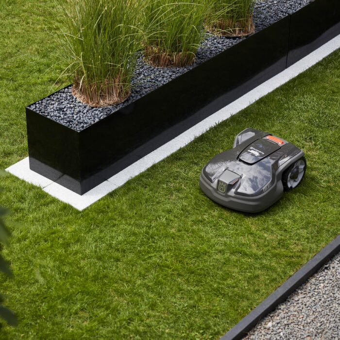 Husqvarna Automower 305 Robotic Lawnmower - Image 4