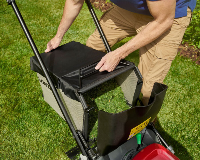 Honda HRX476 XB Cordless Lawnmower Bundle - Image 4