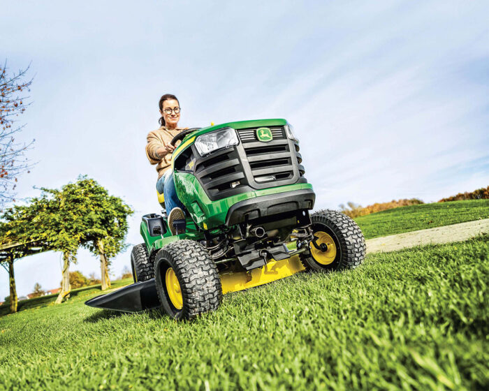 John Deere X107 Side Discharge 42" Ride On Lawn Mower - Image 6