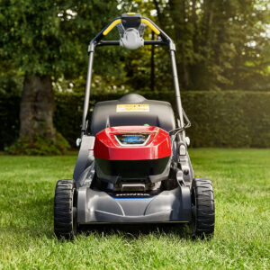 Honda HRX476 XB Cordless Lawnmower Bundle - Image 5