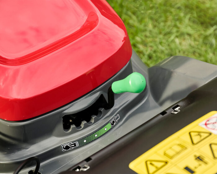 Honda HRX476 XB Cordless Lawnmower Bundle - Image 6