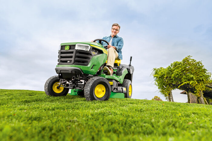 John Deere X117R Rear Collect 36" Ride On Lawn Mower - Image 3
