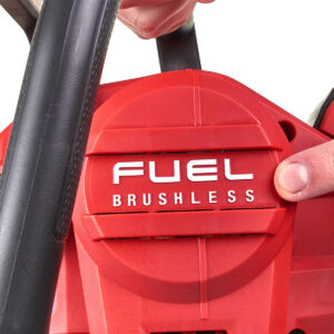 MILWAUKEE® M18 FUEL™ 30cm Chainsaw Kit - Image 3
