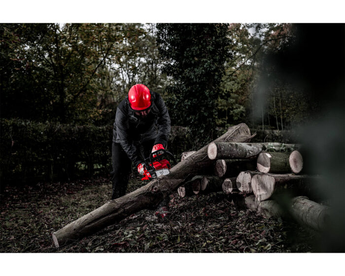 MILWAUKEE® M18 FUEL™ 30cm Chainsaw Kit - Image 6