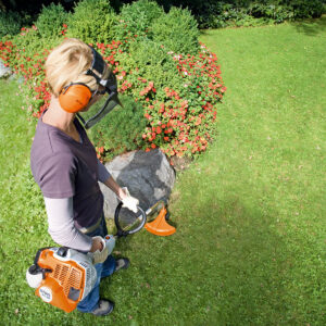 Stihl FS40 Grass Trimmer - Image 2