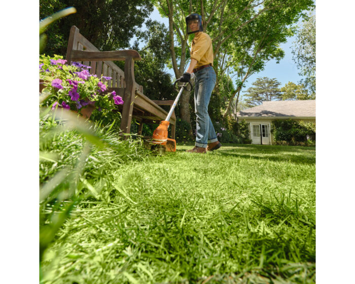 Stihl FSA60R Cordless Grass Trimmer Battery and Charger Set - Image 6
