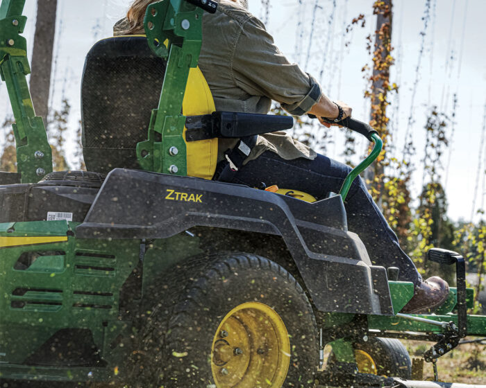 John Deere Z530M Side Discharge 48" Zero-Turn Lawn Mower - Image 3
