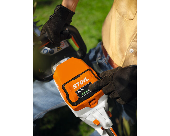 STIHL HSA60 Cordless Hedgetrimmer Set - Image 5