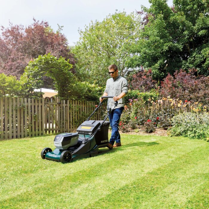 Hayter Harrier 48 Cordless Lawnmower - Image 2