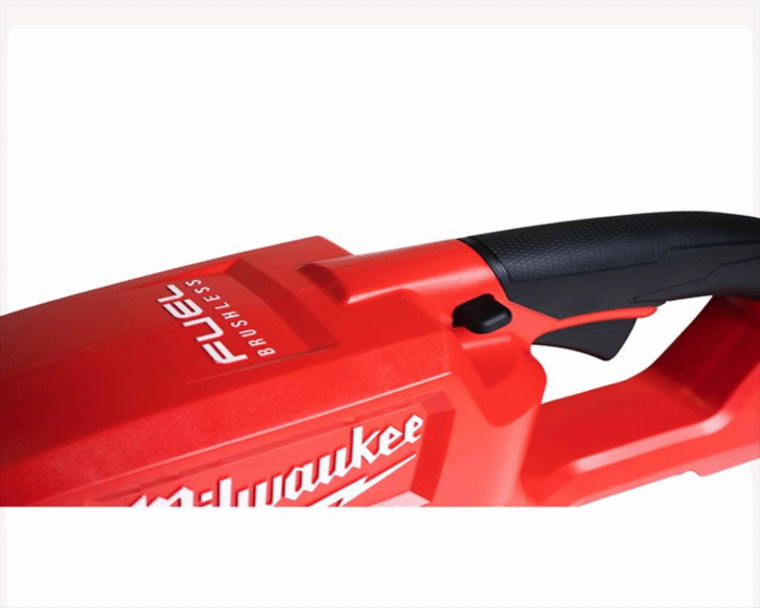 MILWAUKEE® M18 FUEL™ 60cm Hedge trimmer kit - Image 3