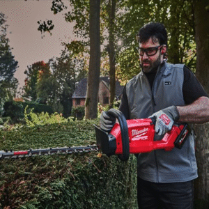 MILWAUKEE® M18 FUEL™ 60cm Hedge trimmer kit - Image 4