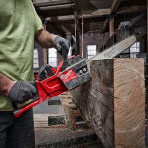 MILWAUKEE® M18 FUEL™ 35cm Chainsaw Kit - Image 7