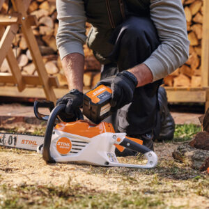 STIHL MSA80C-B Cordless Chainsaw - Image 8