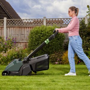 Hayter Hawk 36 Push Cordless Lawnmower Set - Image 4
