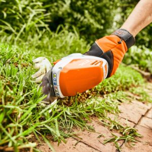 Stihl HSA26 Cordless Garden Shears - Image 4