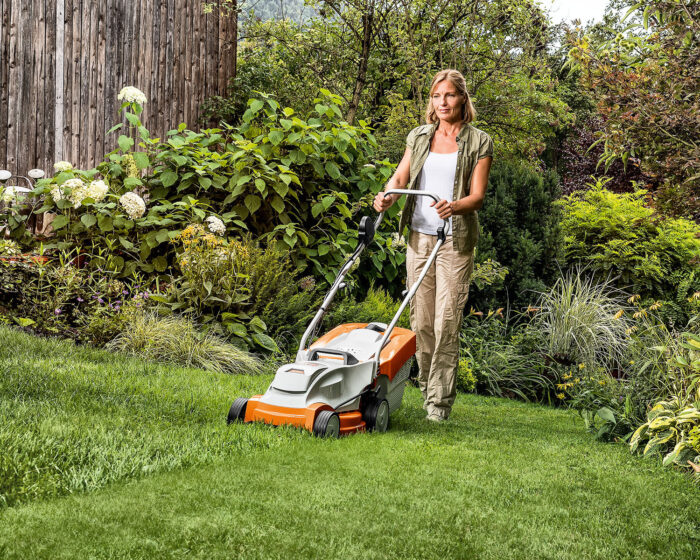 STIHL RMA235 Cordless Lawnmower - Image 4