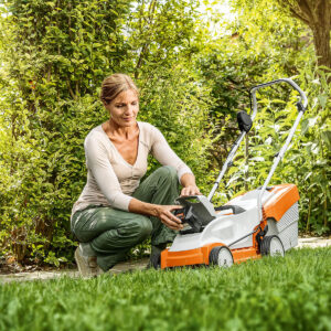STIHL RMA235 Cordless Lawnmower - Image 5
