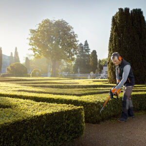 Stihl HS82T-30 Hedgetrimmer - Image 3