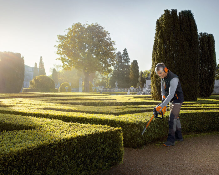 Stihl HS82T-30 Hedgetrimmer - Image 3